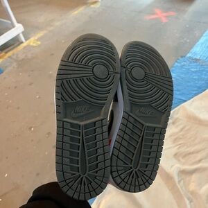Nike Jordan’s Mids Retro 1
